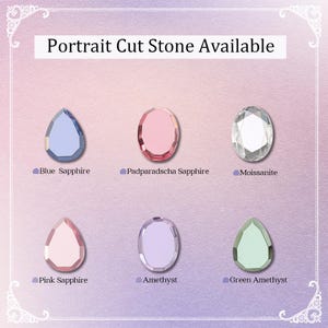 Pu&ograve; includere: Immagine con sei pietre preziose taglio ritratto: Zaffiro blu, Zaffiro Padparadscha, Moissanite, Zaffiro rosa, Ametista e Ametista verde. Il testo "Portrait Cut Stone Available" &egrave; visualizzato in alto.