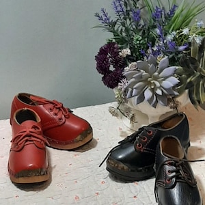 Vintage wood and leather children's shoes Size 3 Red leather uppers and black leathers  Fashion footwear Wooden soles Shoe nail design Clogs