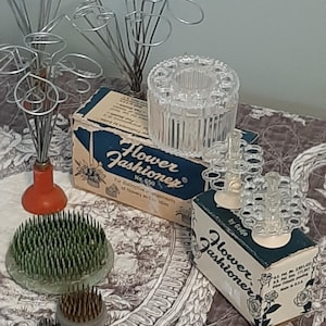 Vintage Flower fashioners Vintage Flower holders Vintage Flower blocks Vintage Pine needle flower frogs Flower arranging Floral gift giving