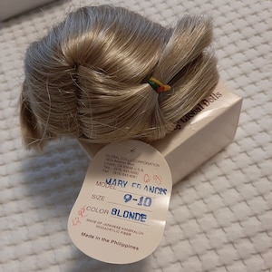 Doll wig by Global Doll Name Mary Francis Size 9-10 Blonde beautiful wig in it&#39;s original box Ex condition New old stock Doll making Crafts