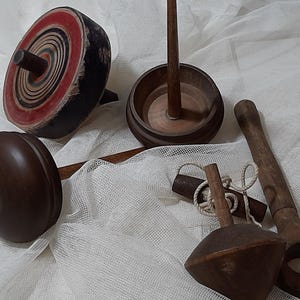 Spinning top Spin top Vintage Spindle spinning top Antique Drop spin top Historical spin tops Pull string spin top  Retro toy Home decor