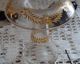 Jugendstil klare Kristallglasvase mit Goldakzenten. Schöne Pilzform mit goldenen Blatt / Blumen Details. 14cm groß. GK