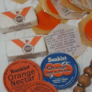 Articoli per la casa vintage unici Bottoni coloranti alimentari Dykem per burro Cubetti di zucchero tedeschi avvolti in carta Tappo/coperchio per bottiglia di nettare arancione Sunkist