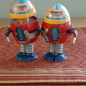 Shinsei Mini Power UFO Commander 7 space toy Robot  Brayn-3 Made in Hong Kong Very rare In played/used condition Genuine  Vintage Toys Robot
