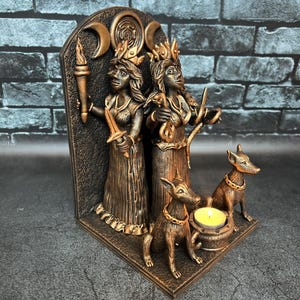 Hekate Göttin Altar Statue | Griechisch heidnische Hexerei Dekor | Dreifaltige Mondgottheit Figur | Wicca Ritual Werkzeug | Spirituelles handgefertigtes Geschenk