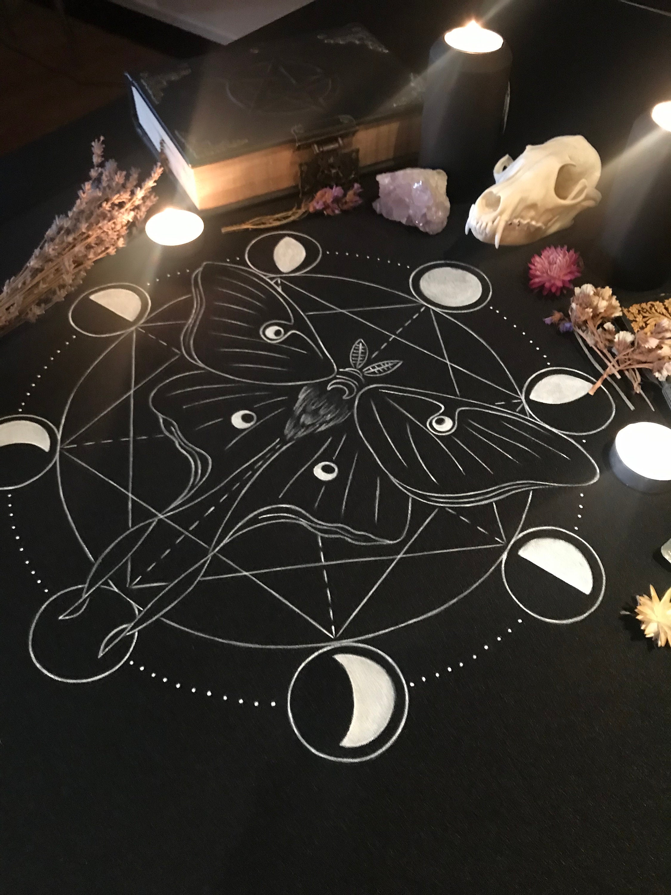 Lunar Altar Tablecloth – Moon & Butterfly Cloth Divination, Witchcraft Rituals, Spiritual Decor, Handcrafted