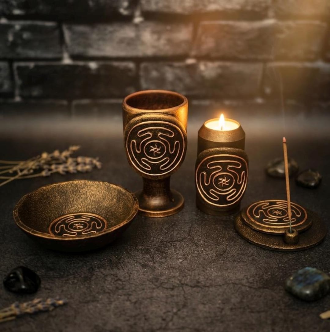 HEKATE ヘカテーセット Hecate Three-faced Goddess Altar Set, Triple Moon Ritual Decor
