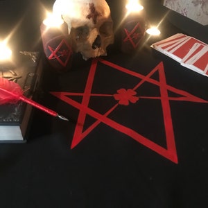 Mantel de altar Thelema de Crowley: hexagrama unicursal para rituales ocultos, brujería y hechicería, decoración de mesa artesanal.