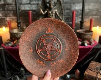 Tigela de oferendas a Baphomet, prato de altar com símbolo de enxofre, instrumento ritual satânico, decoração oculta.