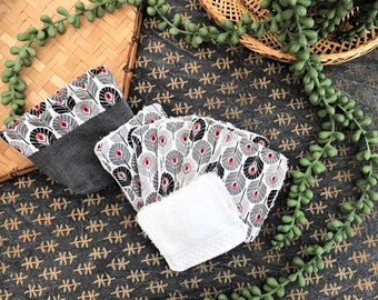 Kit of 6 washable cotton and sponge wipes with trendy gray and red pattern