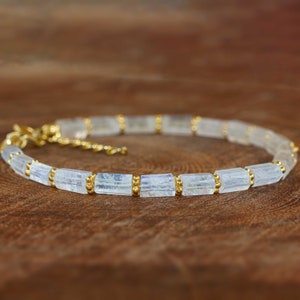 White rainbow moonstone crystal bracelet for women, Gold bracelet, Natural moonstone bracelet, 925 Sterling silver bracelet, Raw Moonstone