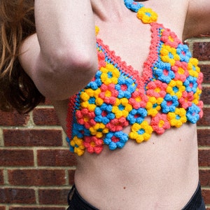 CROCHET PATTERN Boohoo style flower bralette Festival crop top Colourful flowery crochet pattern image 4