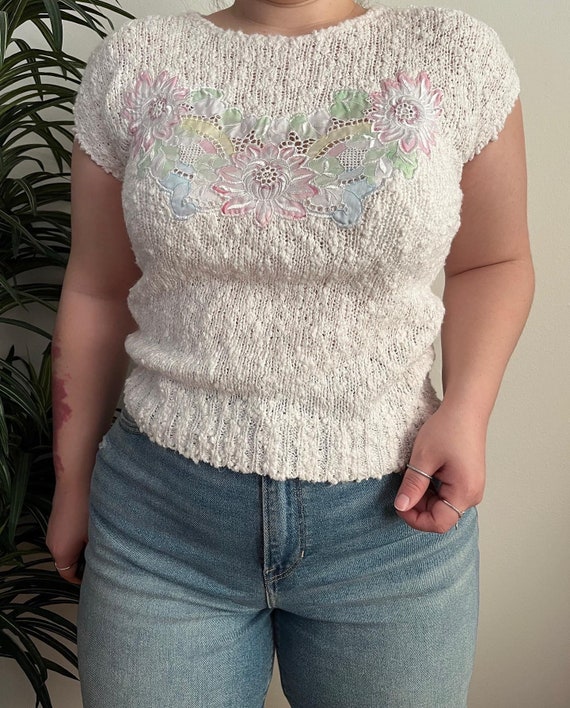 Vintage lightweight knit with floral embroidery - image 2
