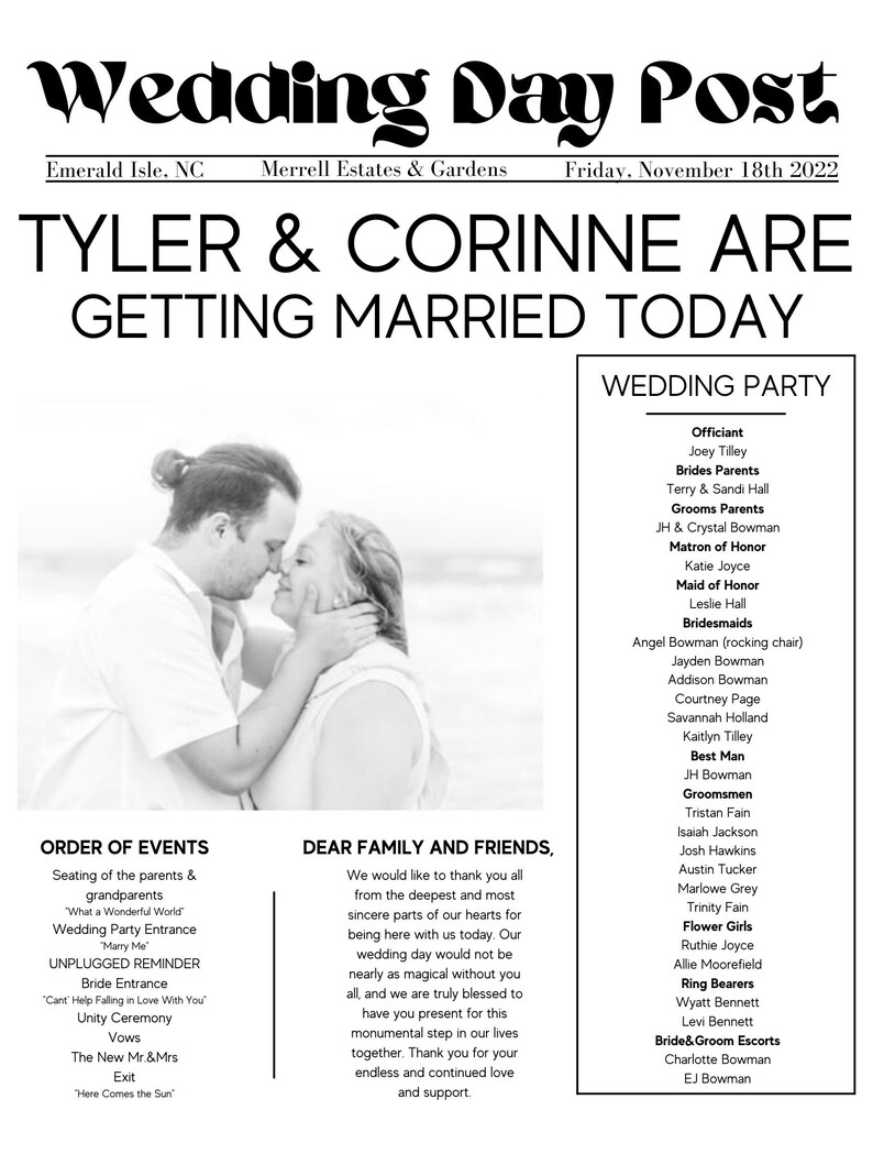 K&ouml;nnte beinhalten: Eine Hochzeitsanzeige f&uuml;r Tyler und Corrine mit einem Schwarzwei&szlig;foto des Paares. Die Anzeige enth&auml;lt das Hochzeitsdatum, den Ort und eine Liste der Hochzeitsg&auml;ste.