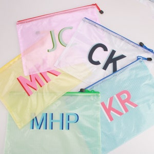 Schatten-Monogramm Pool Tasche Personalisierte nasse Tasche SPF Tasche Benutzerdefinierte Strandtasche Brautjungfern Geschenk für Bachelorette Brautpartybevorzugung Abschlussgeschenk