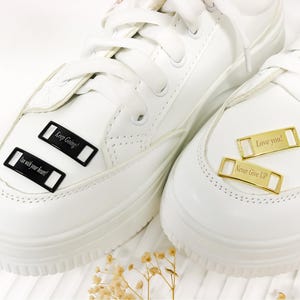 Etiquetas personalizadas para tênis de corrida, identificação de etiqueta para corredores e ciclistas, pingentes de metal para cadarços, presente para corrida, presente para maratona, acessórios para calçados, barra de calçados