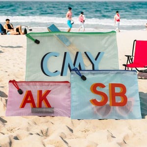 Schatten-Monogramm Pool Tasche Personalisierte nasse Tasche SPF Tasche Benutzerdefinierte Strandtasche Brautjungfern Geschenk für Bachelorette Brautpartybevorzugung Abschlussgeschenk