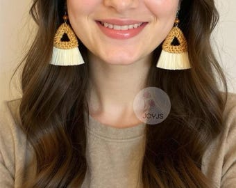Pendientes de ratán tejido a mano con aros y borlas, pendientes colgantes bohemios, joyería rústica de bambú, pendientes de madera, joyería geométrica, pendientes hechos a mano.