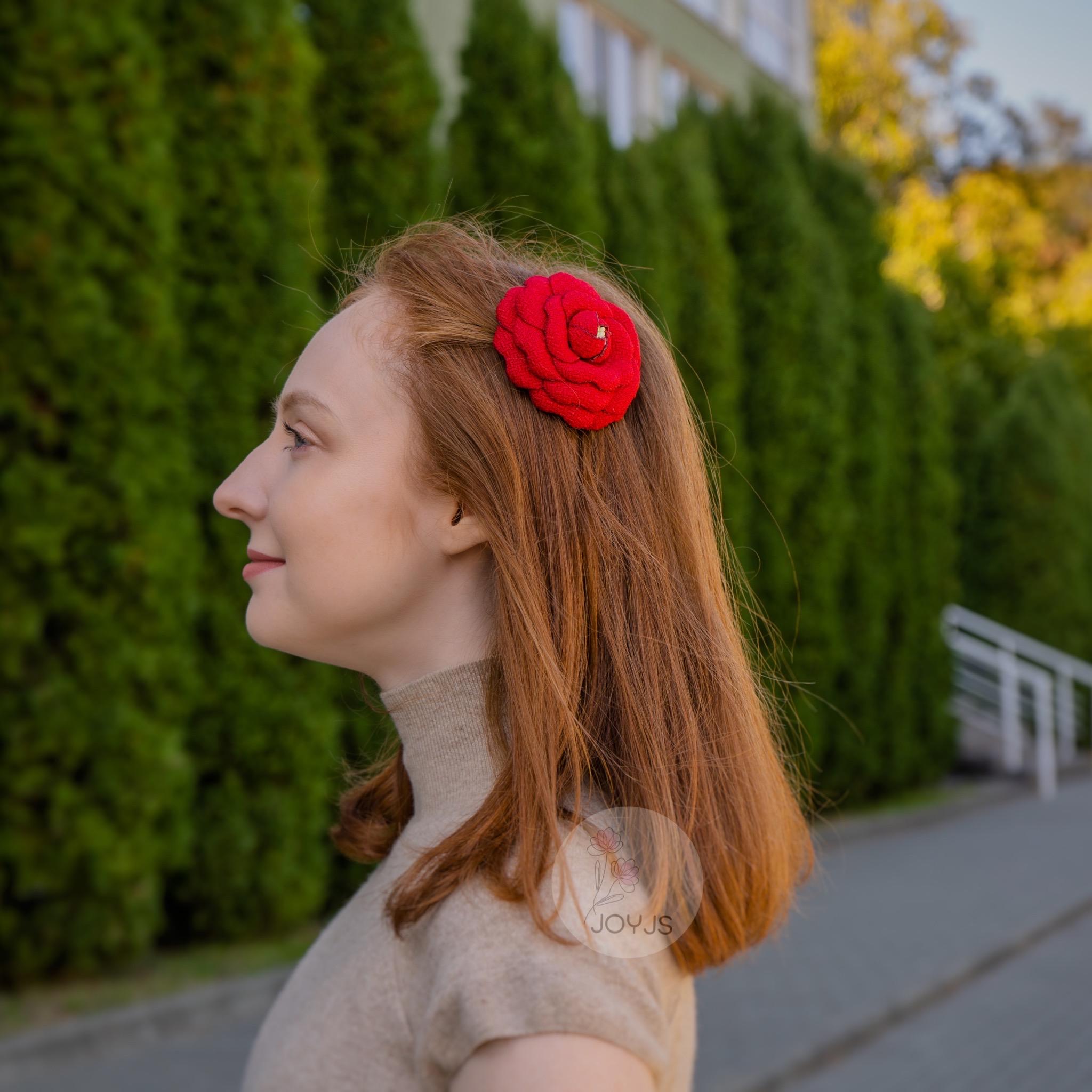 Handmade Tweed Camellia Flower Hair Clip: Elegant Floral  display picture 1