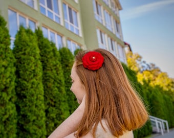 Handmade Tweed Camellia Flower Hair Clip: Elegant Floral Accessory