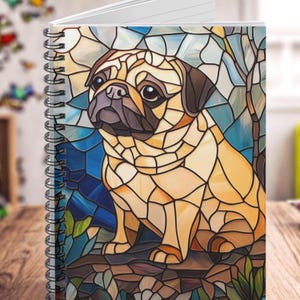 Cuaderno espiral de Pug: diario infantil, útiles escolares, diseño digital de vitrales, regalo de vuelta al cole, regalo para amantes de los perros.