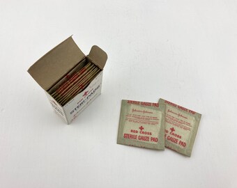 Vintage sterylne wkładki z gazy Johnson & Johnson Czerwonego Krzyża
