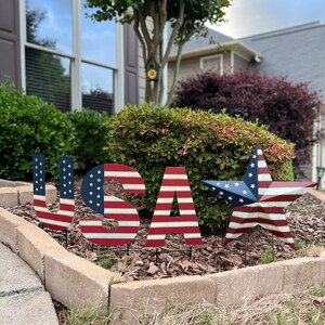 Patriotic Metal USA Letter Yard Stake, Metal Barn Star Yard Sign Garden Stake Decor for 4th of July Memorial Day Outdoor Decorations