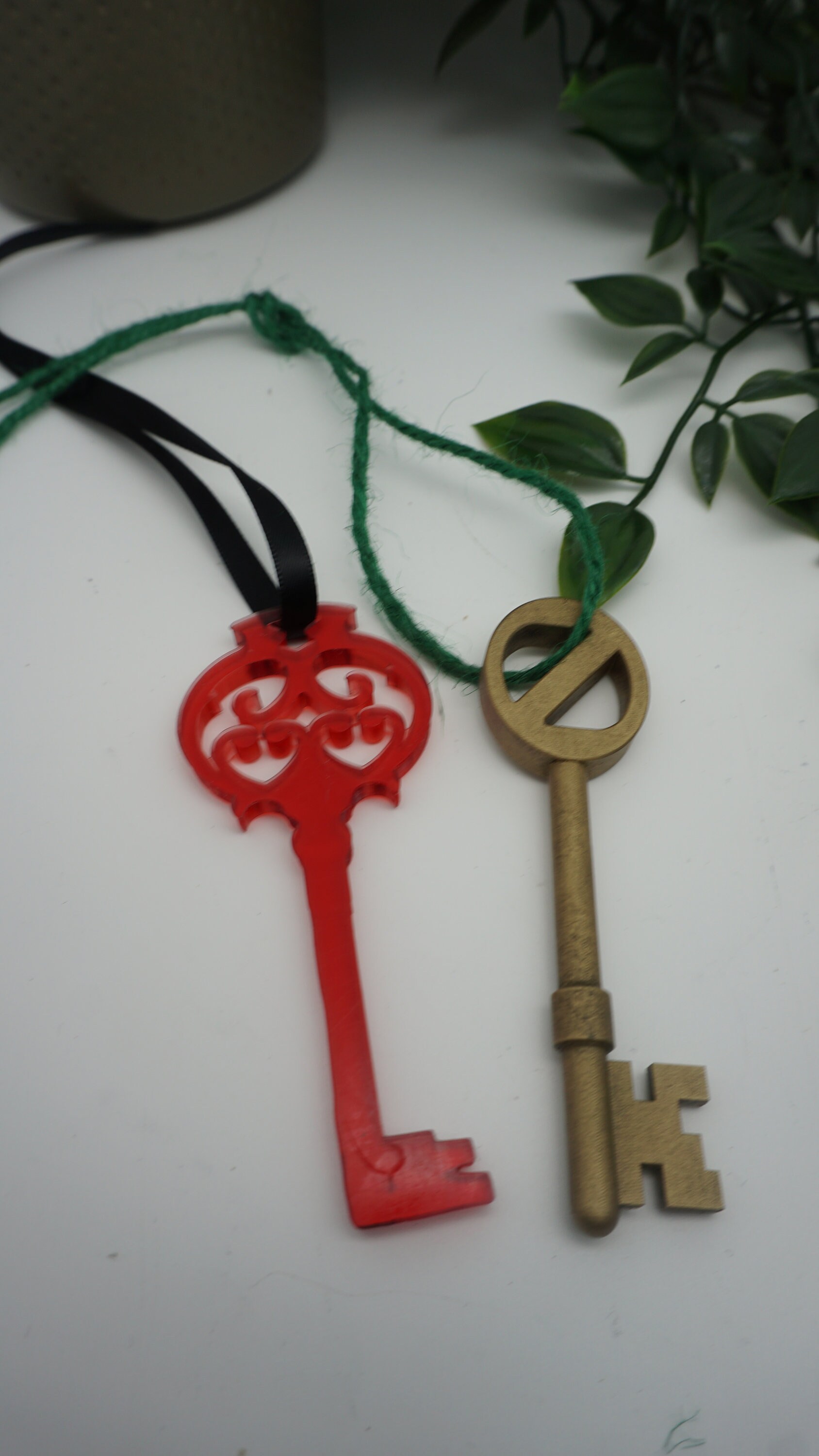 Oz inspired - 2 keys with ribbon set - larger new version - Key to Oz & Dorothy's key - hand-painted - free shipping worldwide