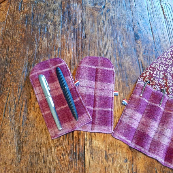 Double pen sleeve red and pink checkered woolblend fabric, fountain pen case for two pens, handmade in the Netherlands