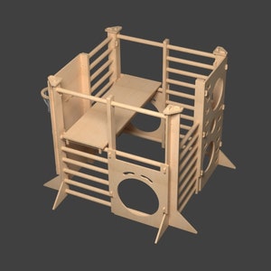 Puede incluir: Una estructura de juego de madera con una escalera, un tobogán y un aro de baloncesto. La estructura está hecha de madera natural y tiene un acabado marrón claro.