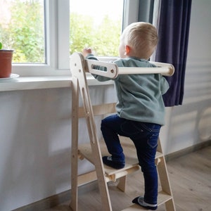 Plany DIY dotyczące składanego stołka pomocnika malucha, wieży kuchennej Montessori. zdjęcie 4