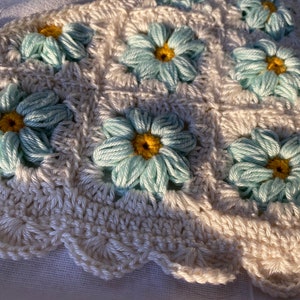 Blue Daisy Crochet Bandana, Flower Hair Kerchief, Boho Hair Scarf, Valentine&#39;s Day Gift for Her, Crochet Hair Accessory