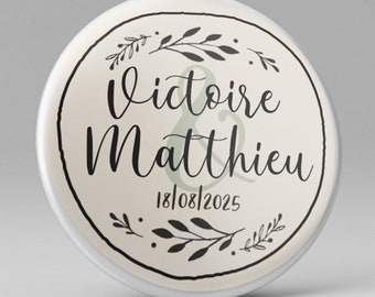 Wedding badge 37mm first name wedding guest gift