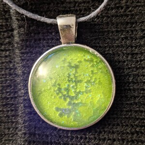 Green Glitter Abstract Cute Necklace