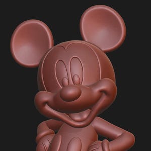 Könnte beinhalten: Ein 3D-Rendering von Mickey Mouse in einem rötlich-braunen Farbton. Die ikonische Figur lächelt, die Arme an den Seiten. Das Bild ist eine Nahaufnahme des Gesichts und des Oberkörpers der Figur, vor einem dunklen Hintergrund.