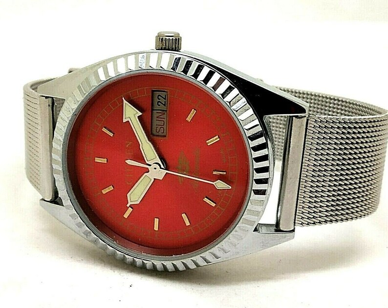 citizen red dial