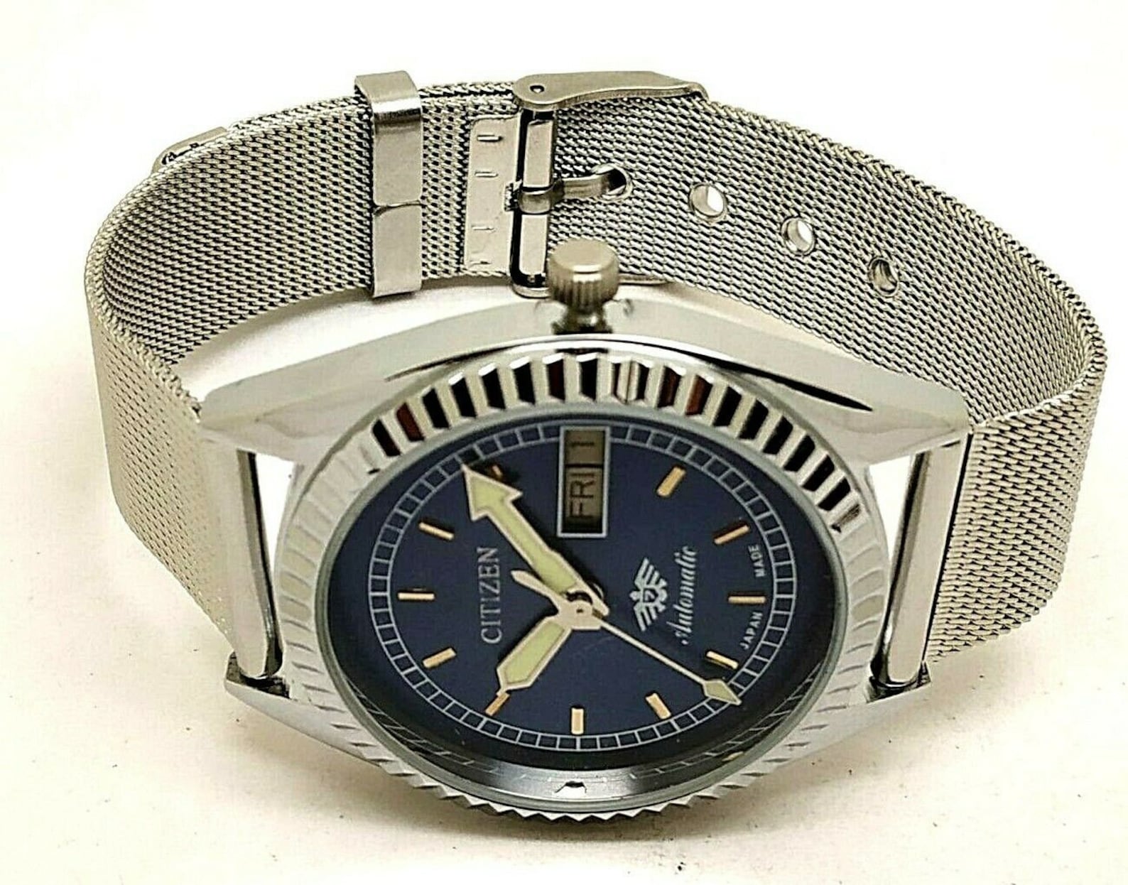 citizen red dial