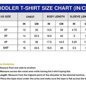 Op de afbeelding: Een blauw en witte maattabel voor peuter-T-shirts. De tabel bevat de Amerikaanse maten 2T, 3T, 4T en 5/6T, met borstmaten vari&euml;rend van 33 tot 40,5 cm en lichaamslengtes van 39 tot 46 cm.