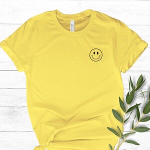 Smiley T-Shirt, glückliches Gesicht Shirt, lustiges Grafik Shirt, Geburtstagsgeschenk für sie, Mama Geschenk, Retro Shirt, Glück Bekleidung, süßes Kinder Shirt