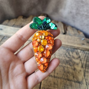 Handcrafted Carrot Brooch with Intricate Beadwork,Unique Gift For Veggie Lovers, The Jewelry Lover, Orange Accessories, Gift For Mother, image 2