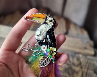 Handmade Toucan Brooch, Tropical Bird Pin , Beaded Bag Accessory, Gift For Mother, Summer Jewelry, Valentine's Day Gift, Naturel Inspired