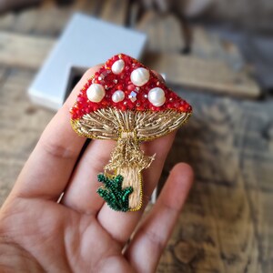 mushroom brooch,  gift for her, beaded, crystal jewelry, handmade brooch, jewelry design , embroidered pin,embroidered brooch, red mushroom,