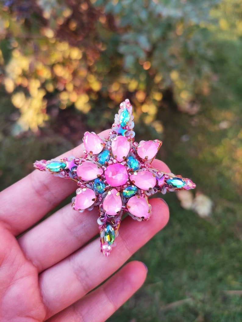 Handmade North Star Beaded Brooch in Blue and Pink, Unique Gift, Beaded Brooch, Celestial Jewelry, Gift For Mom, Gift For Girlfriend image 2