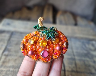 Handmade pumpkin brooch,Design pumpkin jewelry, Nature-inspired Accessory, Beaded Patch, Unique gift for her,Mother's Day Gift