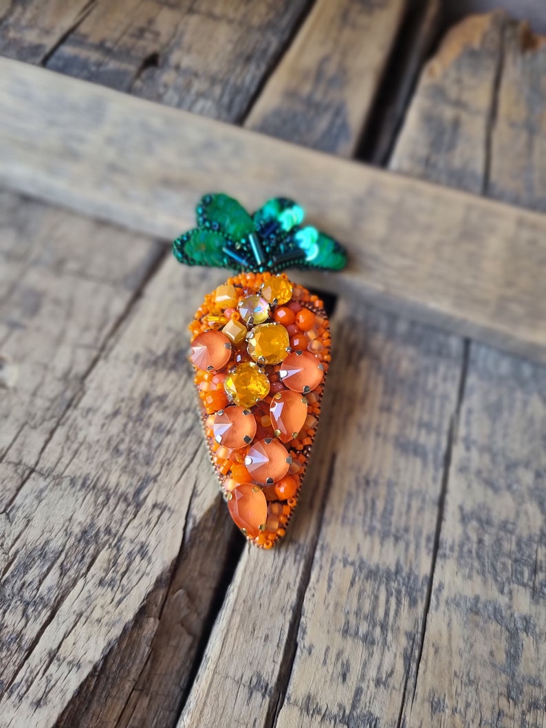 Handcrafted Carrot Brooch with Intricate Beadwork,Unique Gift For Veggie Lovers, The Jewelry Lover, Orange Accessories, Gift For Mother, image 4