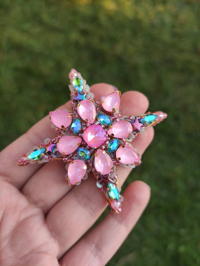Handmade North Star Beaded Brooch in Blue and Pink, Unique Gift, Beaded Brooch, Celestial Jewelry, Gift For Mom, Gift For Girlfriend image 5