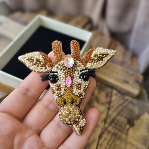 Handmade Giraffe Brooch, Pink Giraffe Pin, Crystal Animal Pin, Wild Animal Jewelry, Mother's Day Gift image 1