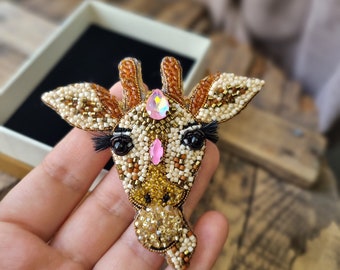 Handmade Giraffe Brooch,  Pink Giraffe Pin, Crystal Animal Pin, Wild Animal Jewelry,  Mother's Day Gift