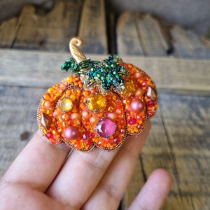 Handmade pumpkin brooch,Design pumpkin jewelry, Nature-inspired Accessory, Beaded Patch, Unique gift for her,Mother's Day Gift image 2