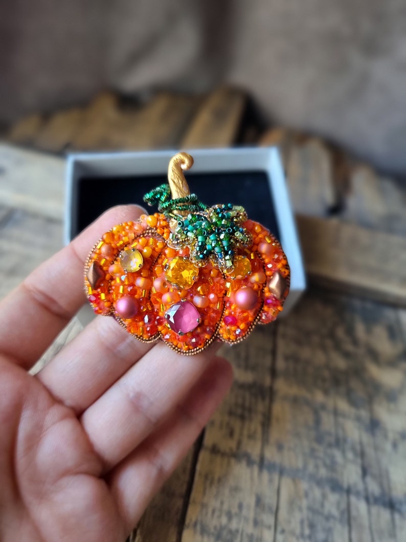 Handmade pumpkin brooch,Design pumpkin jewelry, Nature-inspired Accessory, Beaded Patch, Unique gift for her,Mother's Day Gift image 3